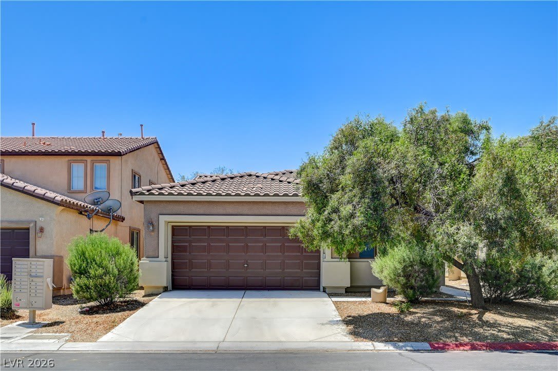 4421 Desert Home Avenue – photo 2