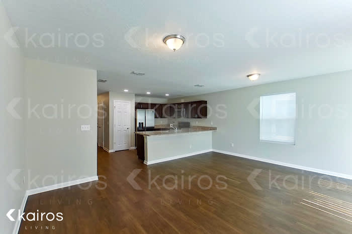 1331 Mull Street – photo 4