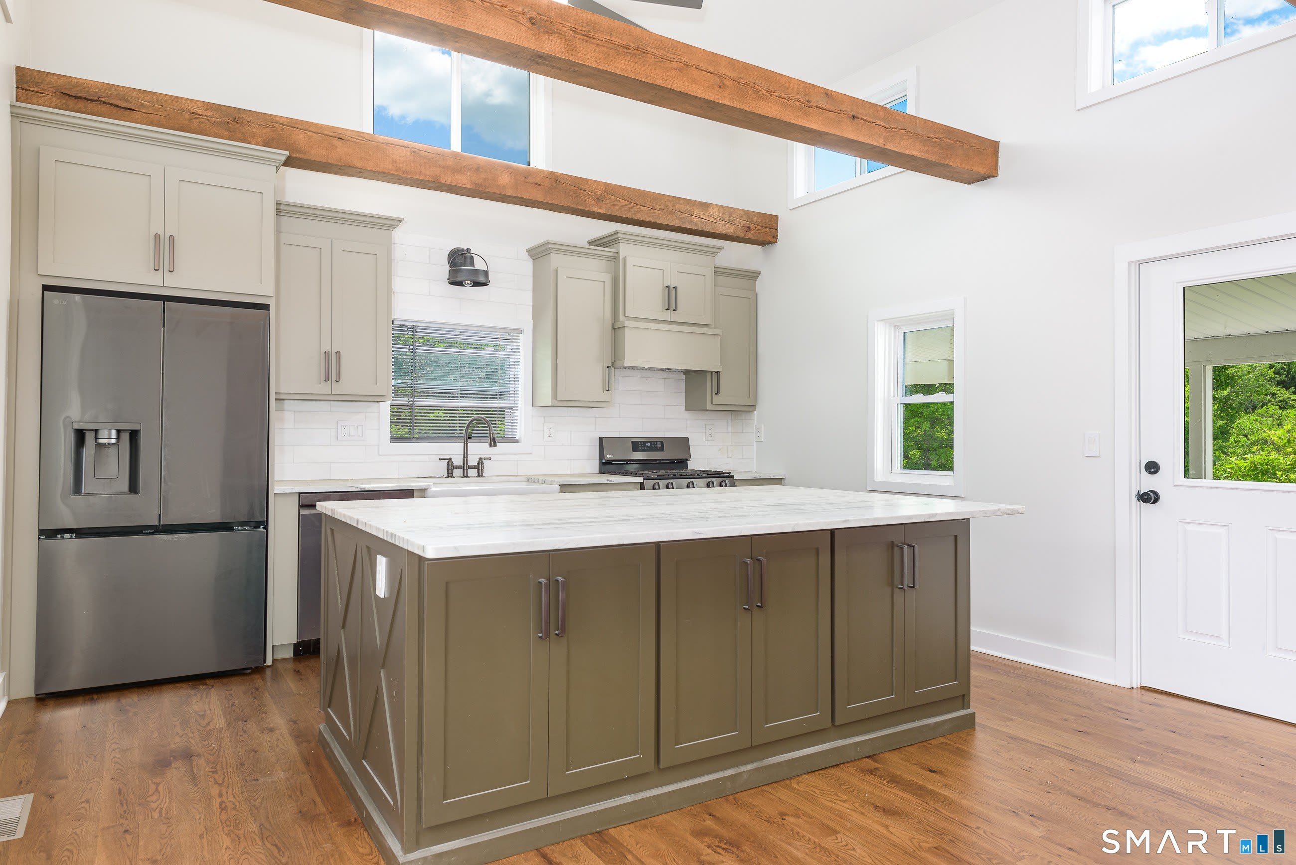 560 Manchester Road – photo 2