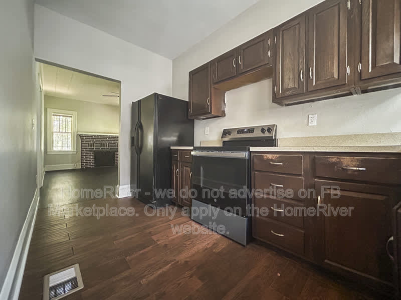 811 Broxton St – photo 5