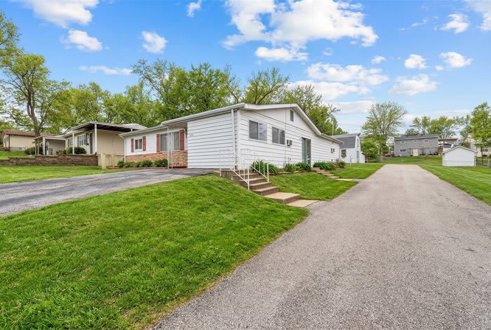 209 Lindy Boulevard – photo 2