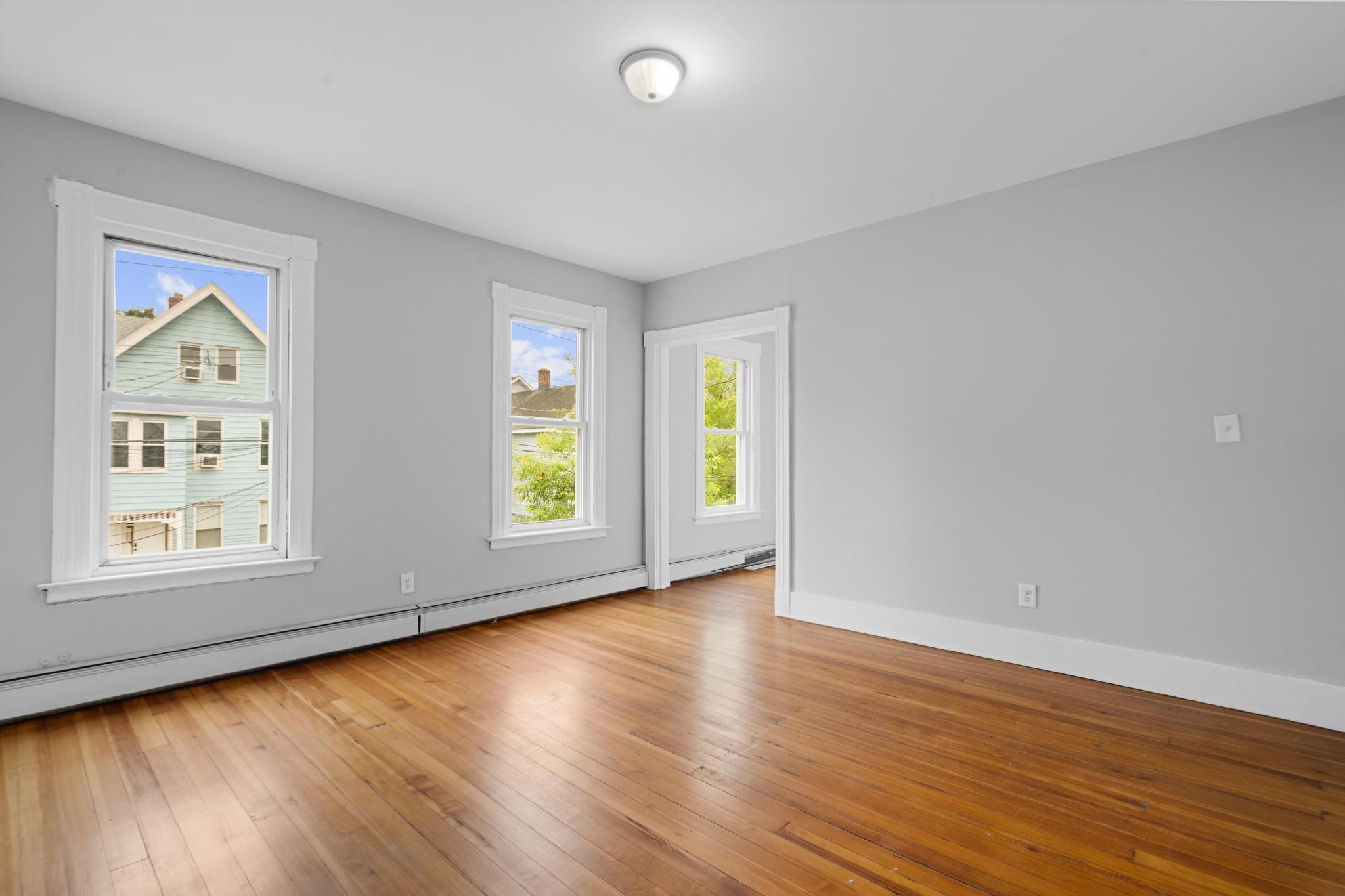 354 Poplar Street, Unit 2 – photo 4