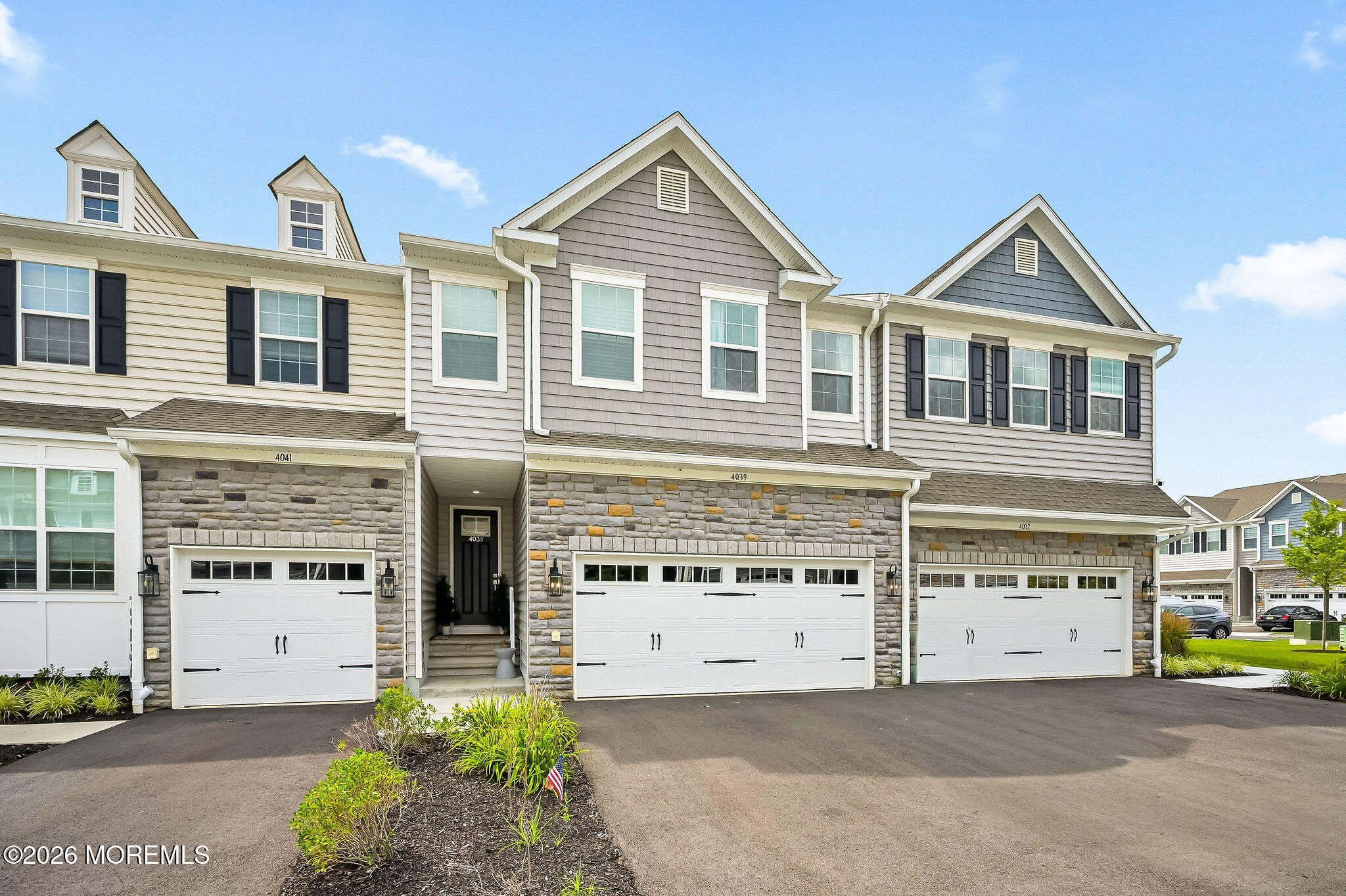 4039 Heron Drive – photo 2