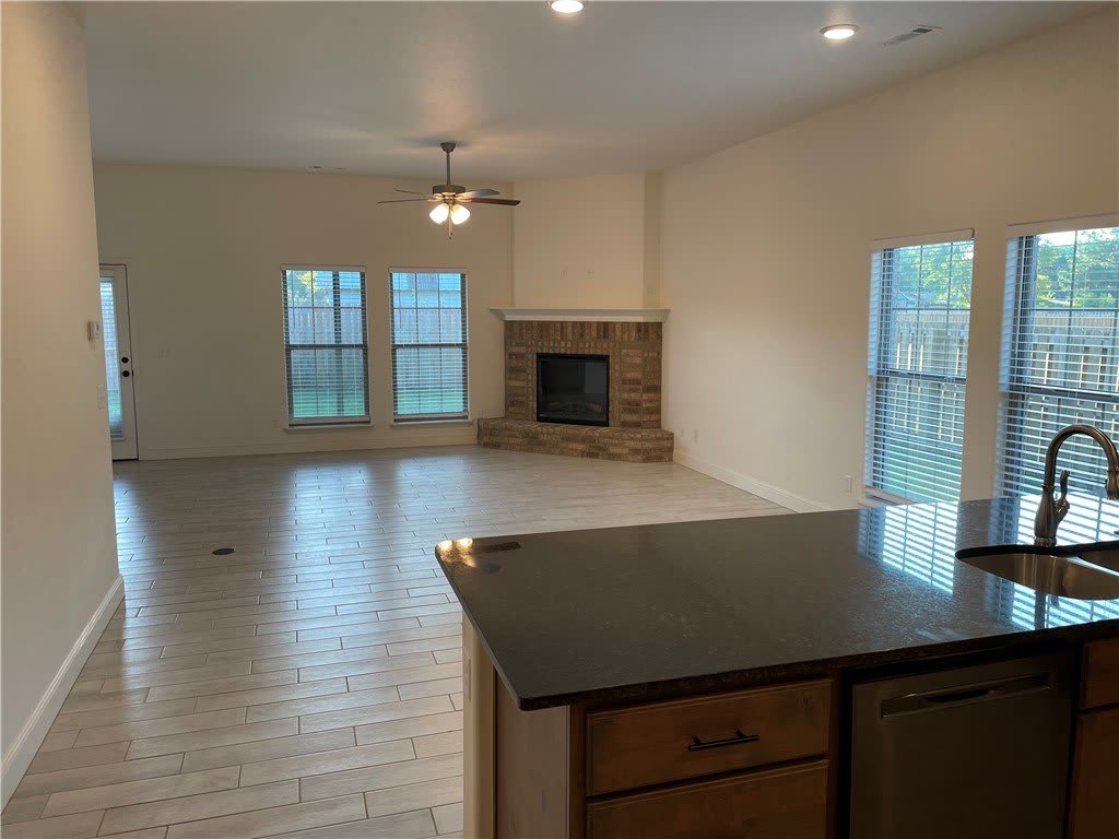 464 Hall Avenue – photo 5