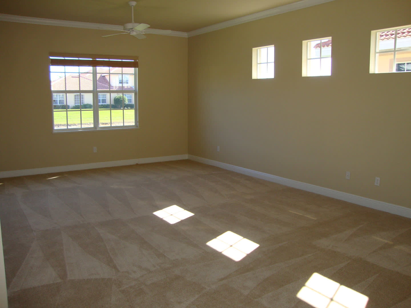 2 Bedroom/Office Courtyard Home in Bell Tower Park! – photo 4