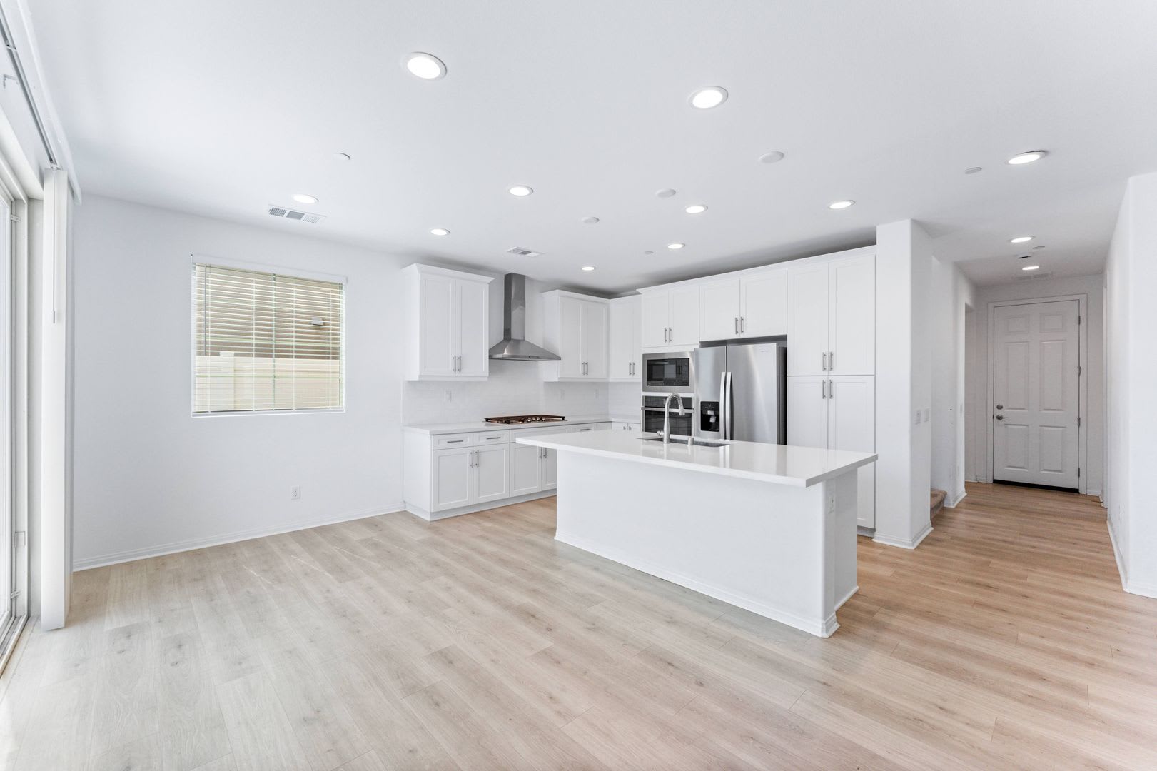 STRATEGY PL CHINO (4 BED / 3 BATH) – photo 5