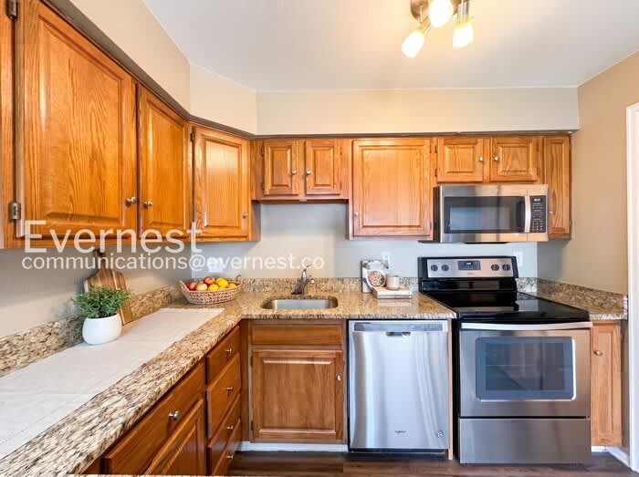 12043 West Cross Drive – photo 4