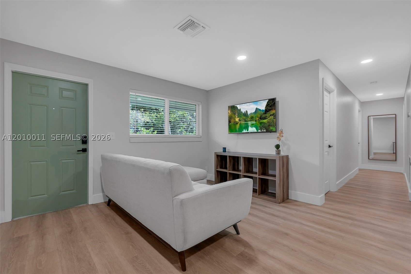 700 NW 18th St – photo 4