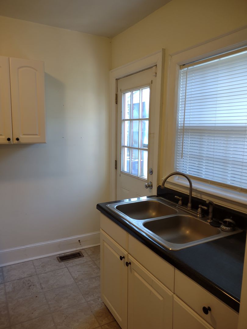 Move In Savings Adorable Two Bedroom Home In Edgewood – photo 4