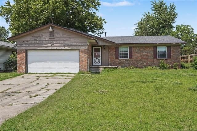10311 E 5 th Street – photo 1
