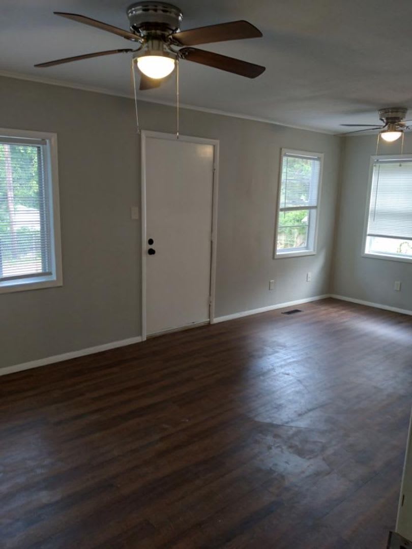 Renovated 3 Bedroom Park Hill Home – photo 4