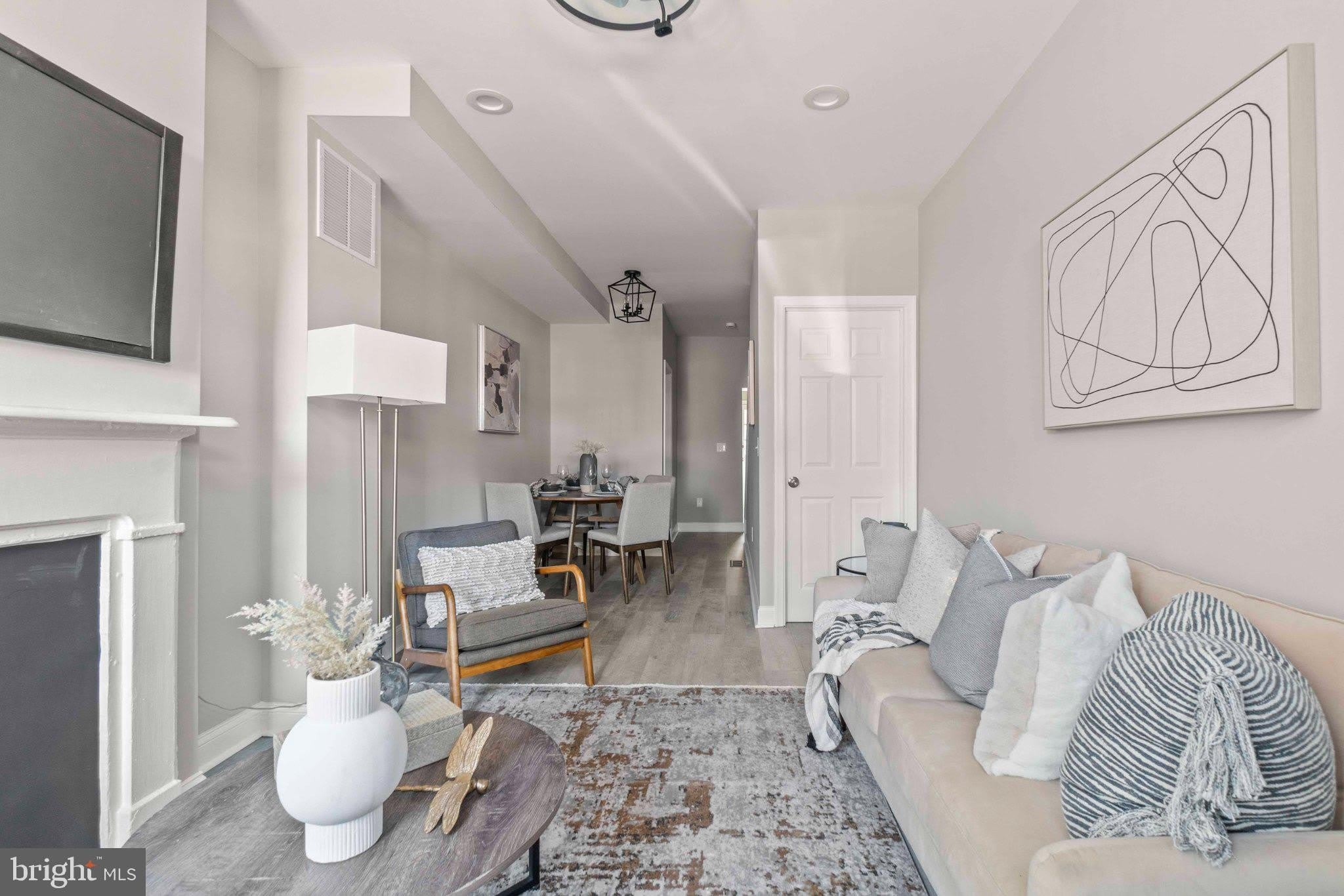 829 W BARRE Street – photo 3