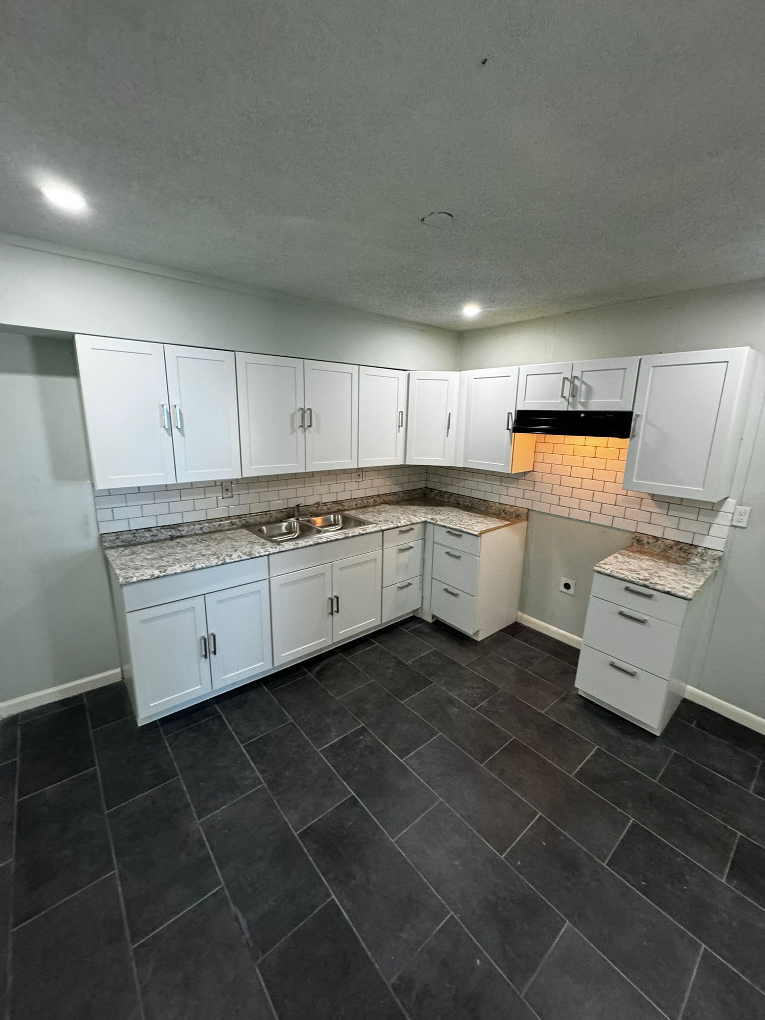 1184 Effie Road – photo 3