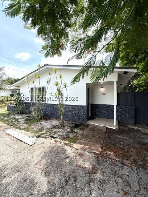 1134 NW 1st Ave – photo 1