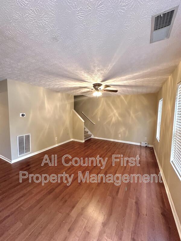5867 Strathmoor Manor Cir – photo 4