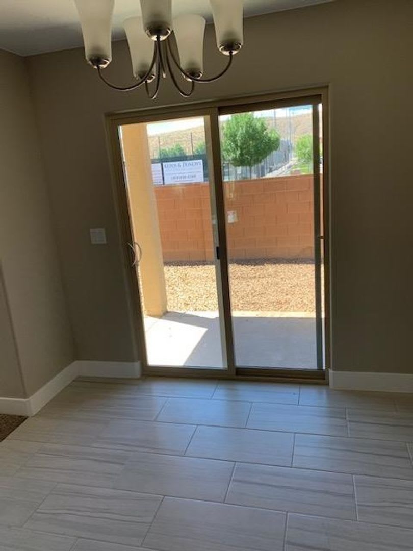 Desert Hills townhome in Little Valley Area. – photo 5