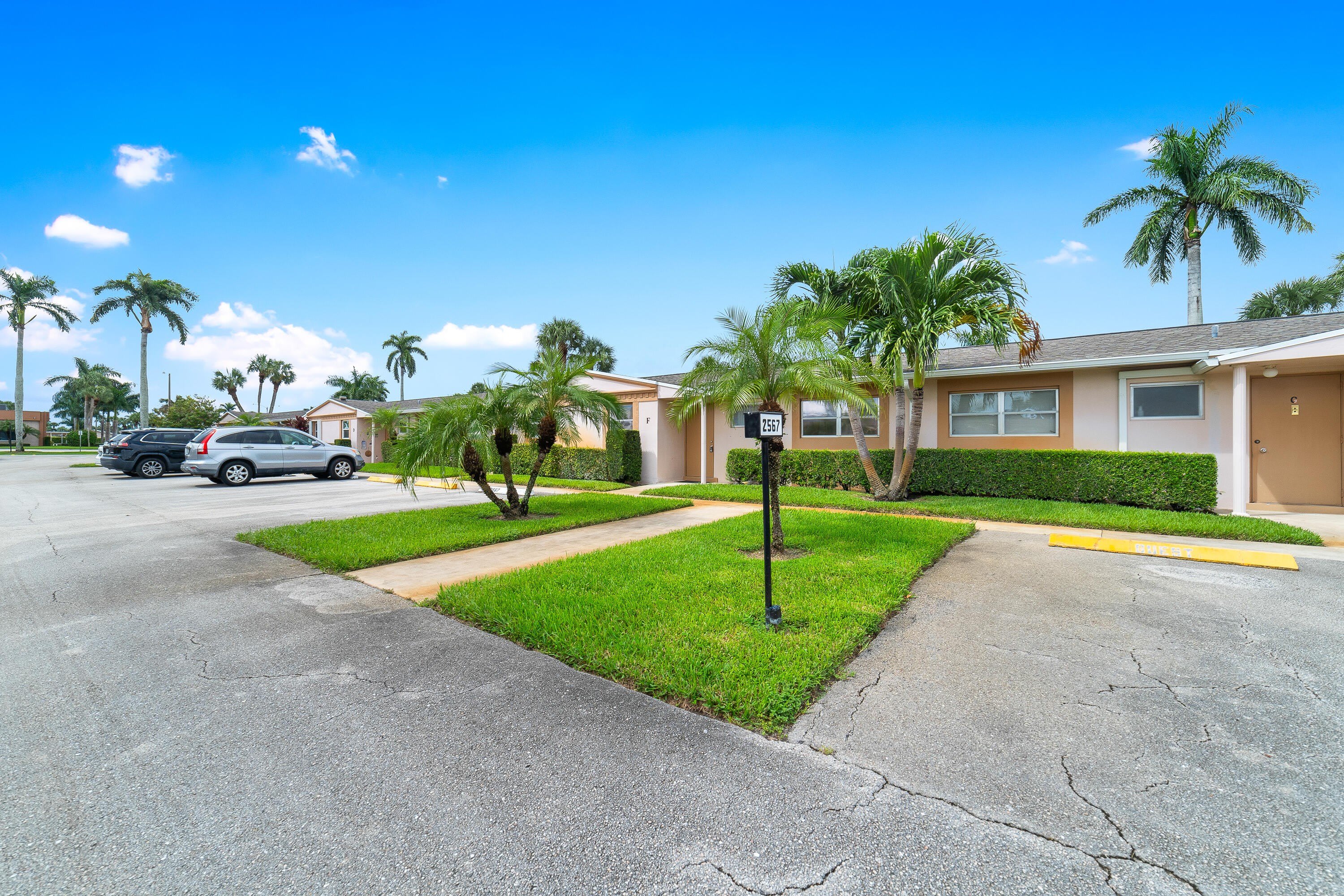 2567 Dudley Drive W – photo 3