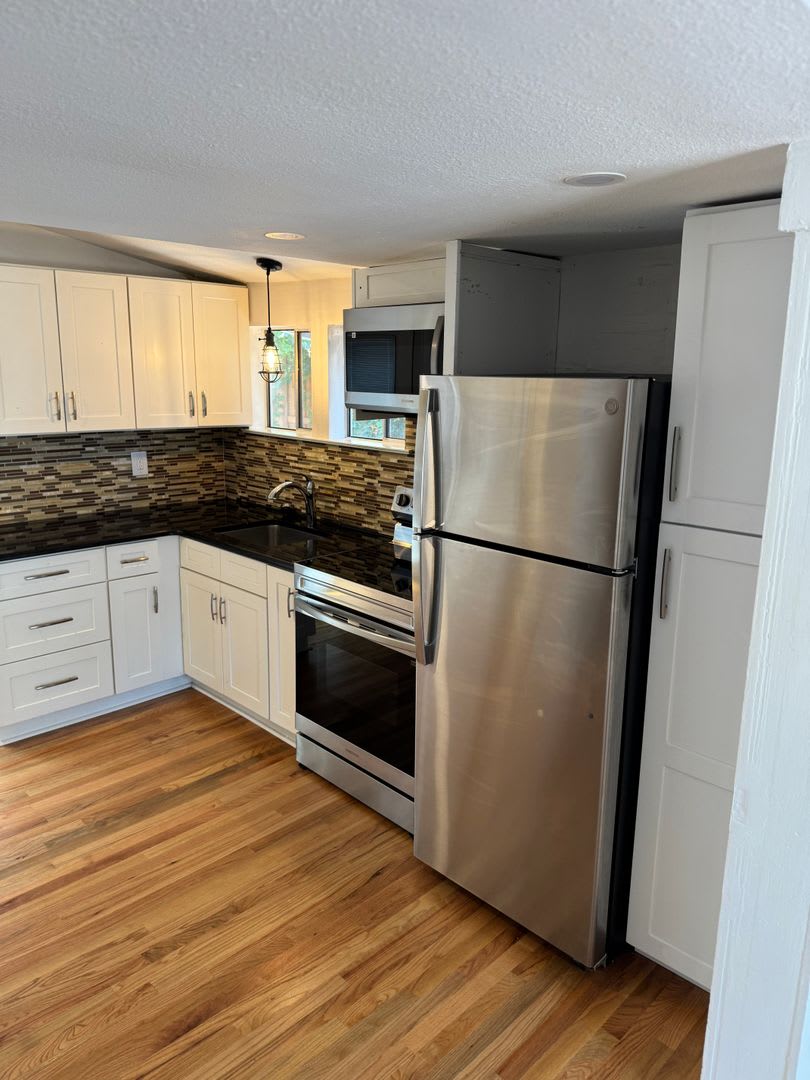 Beautiful One Bed, Two Bath With Old Tallahassee Charm – photo 4
