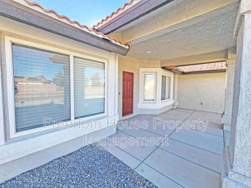4591 Stoneham Street – photo 4