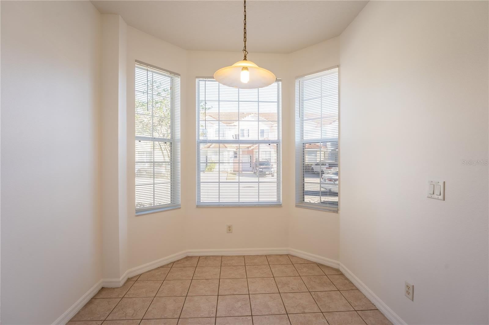 4712 Hemingway House Street – photo 5