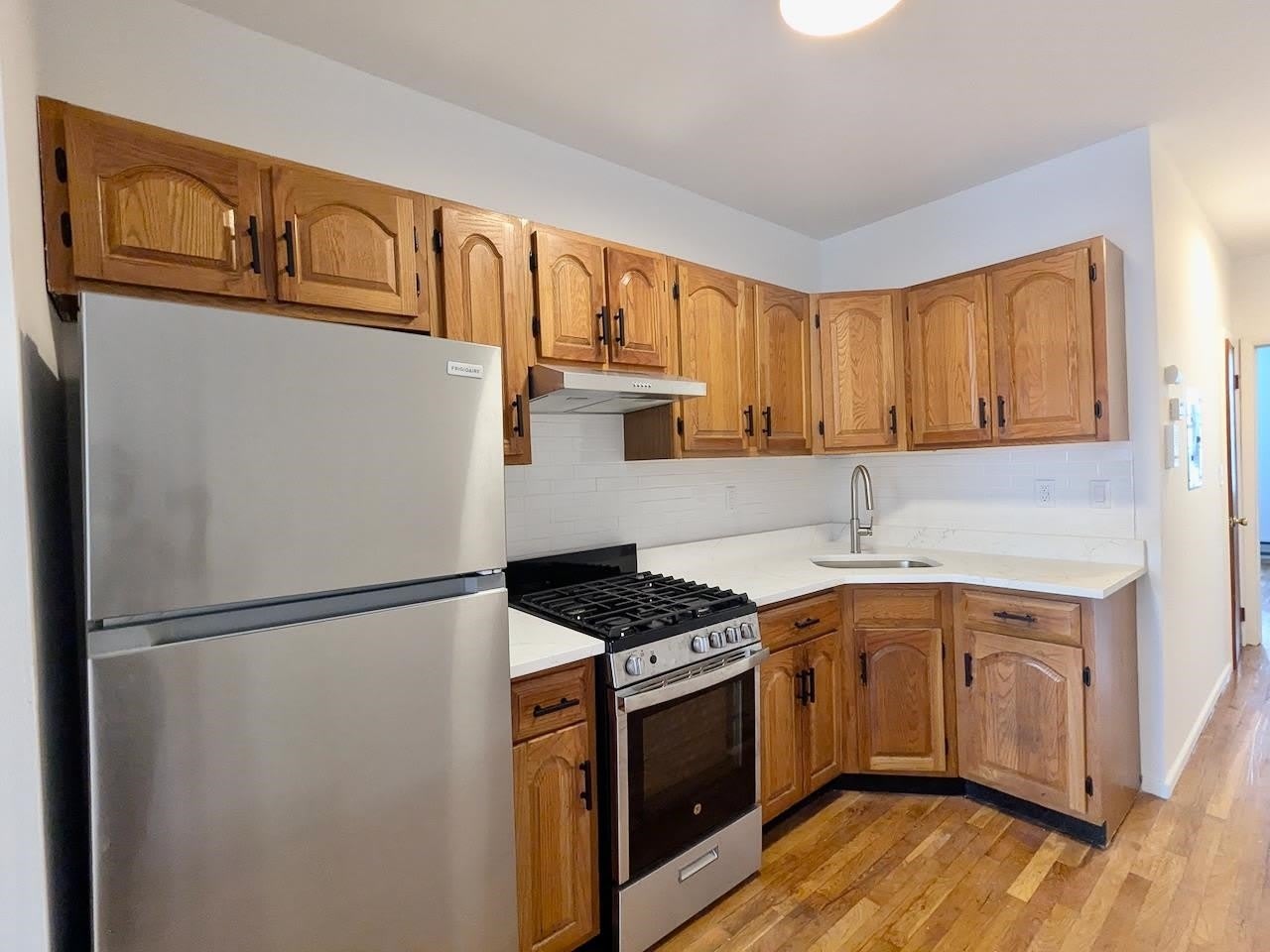 374 2Nd St – photo 2
