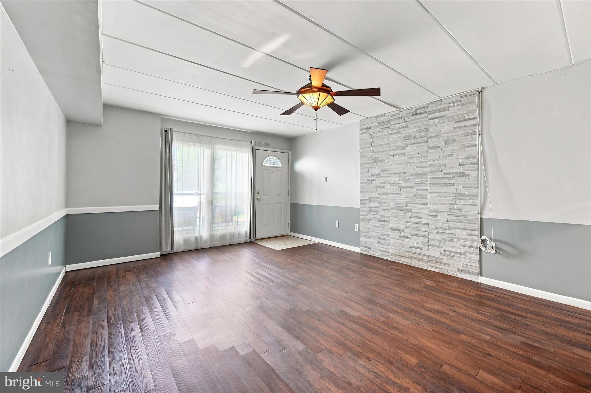 233 TOWNSHIP LINE Road – photo 4