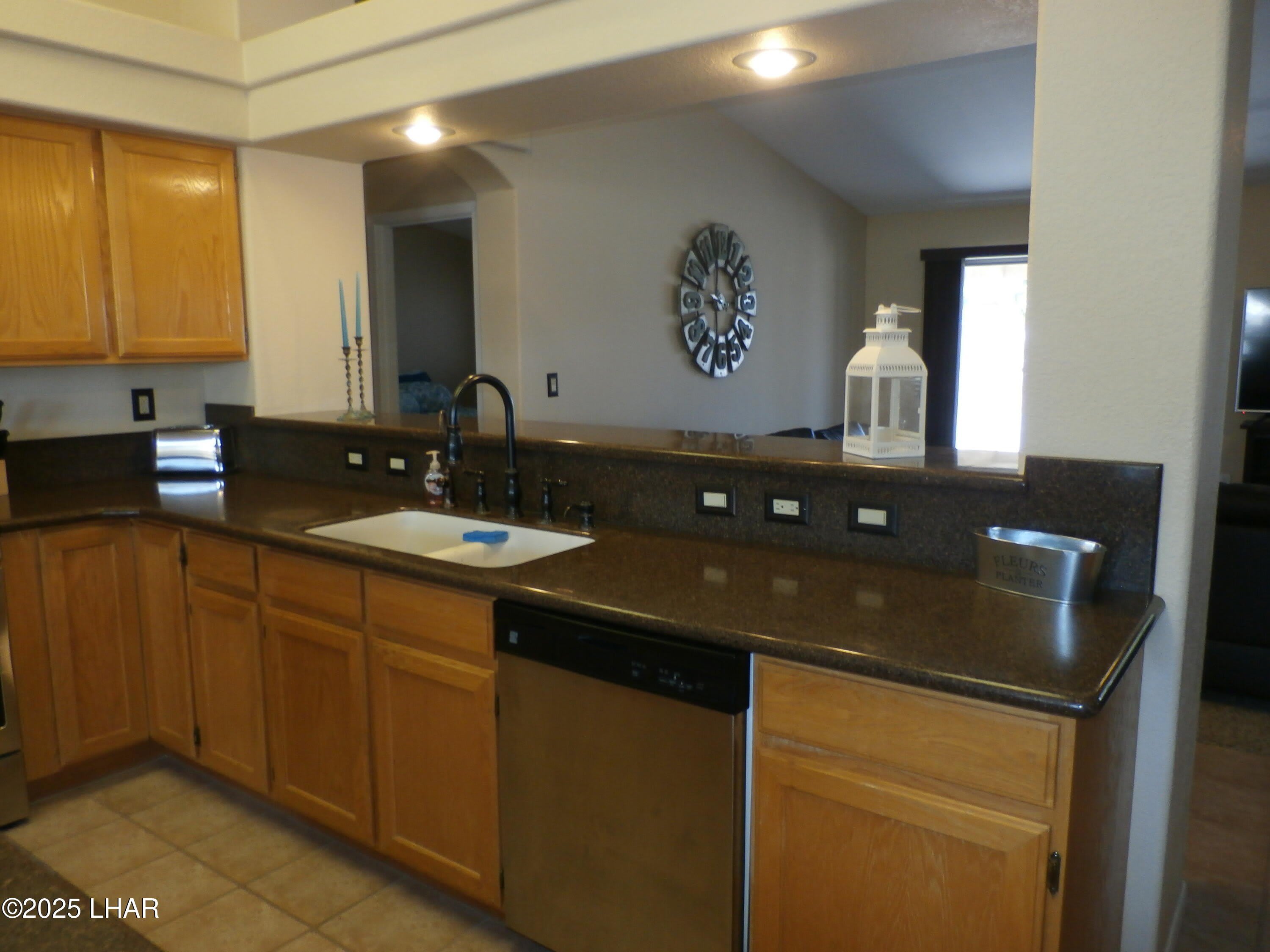 2304 Buckingham Blvd – photo 5