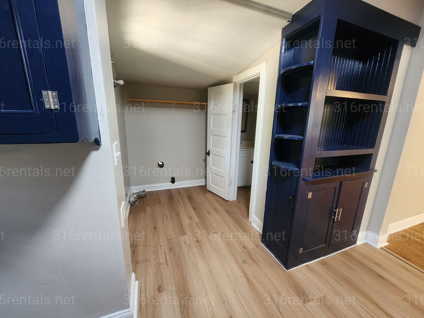 1 075 2 Bedroom 2 Bathroom Single Family Home – photo 5