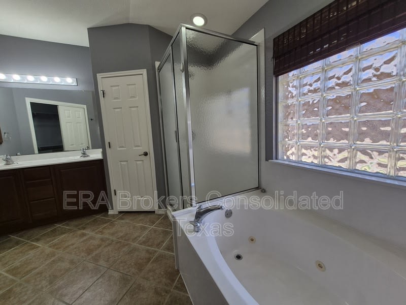 11600 Fletcher Hall Ln – photo 5