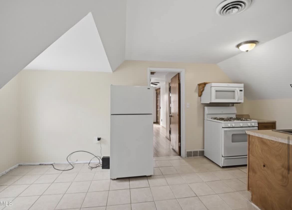 288 Morton Ave – photo 5