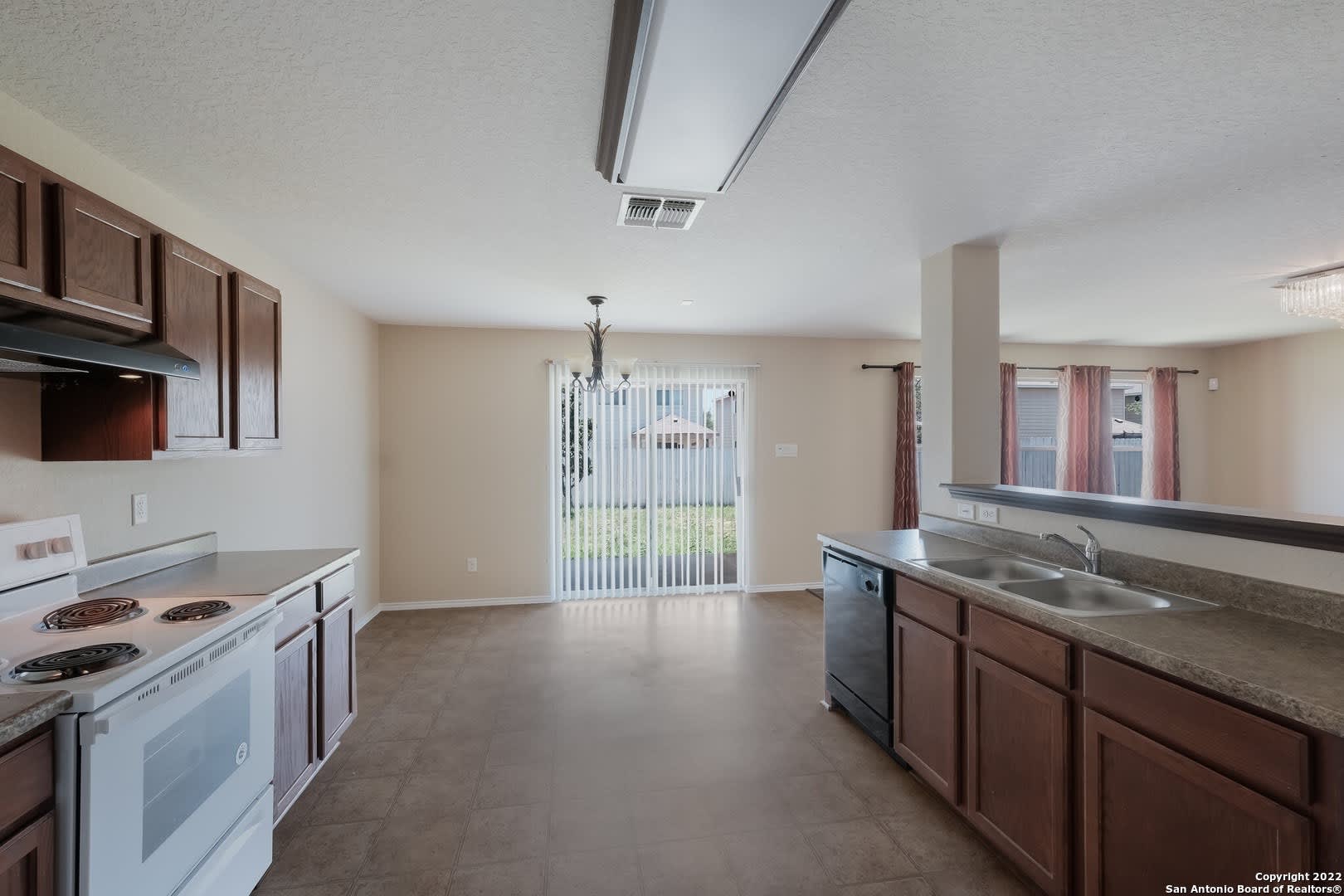 9214 Pacific Maple – photo 2