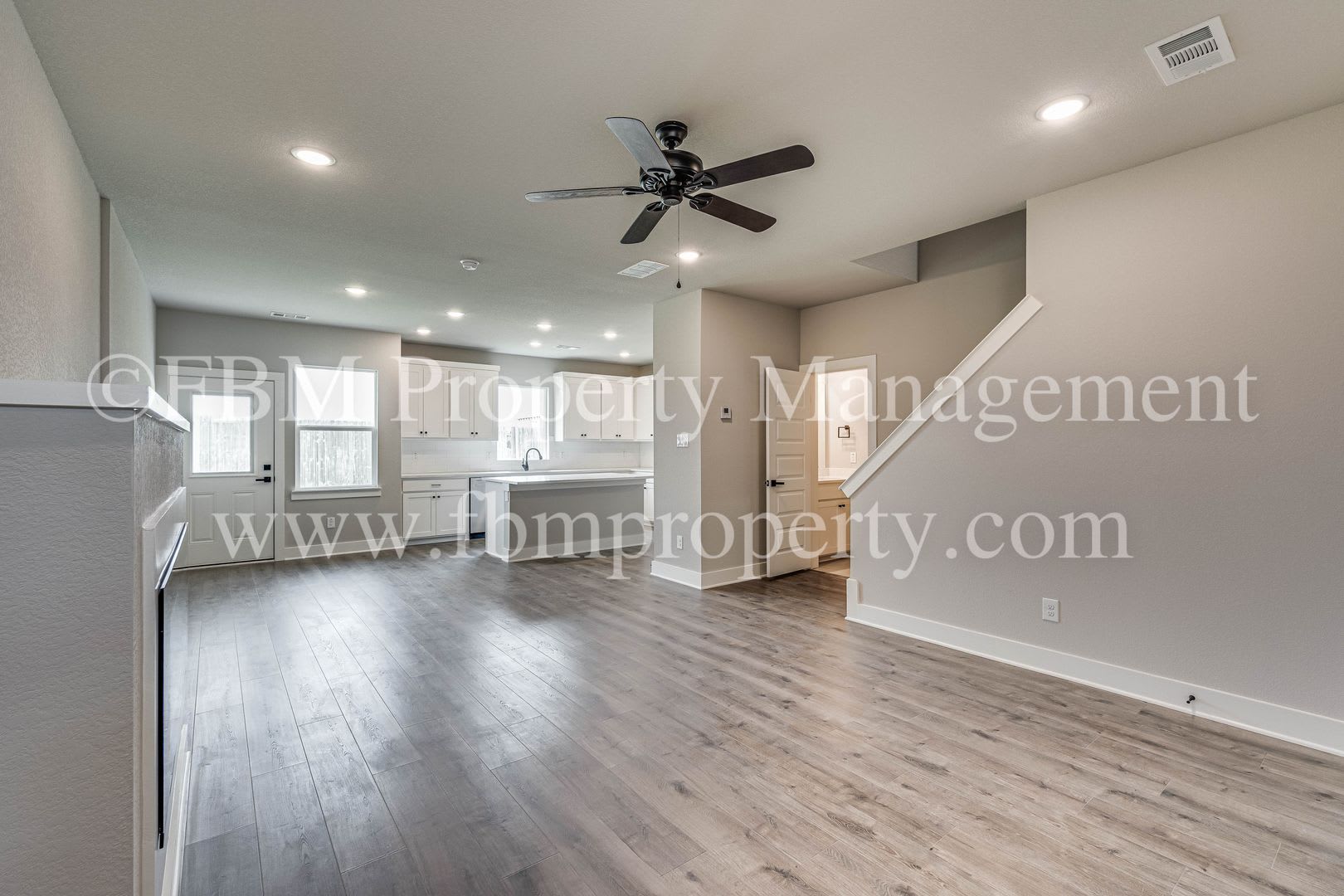 920 Cooksey Ct Unit B Brand New 3 Bedroom 2 5 Bathroom Two Story Home In Grandview Tx – photo 4