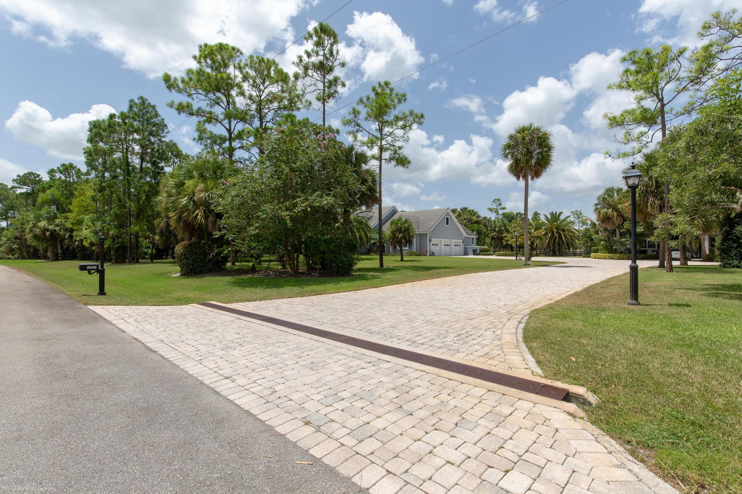 1321 Pelham Road – photo 2