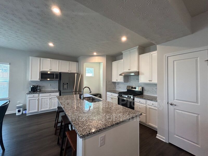 14 Cascade Dr – photo 5