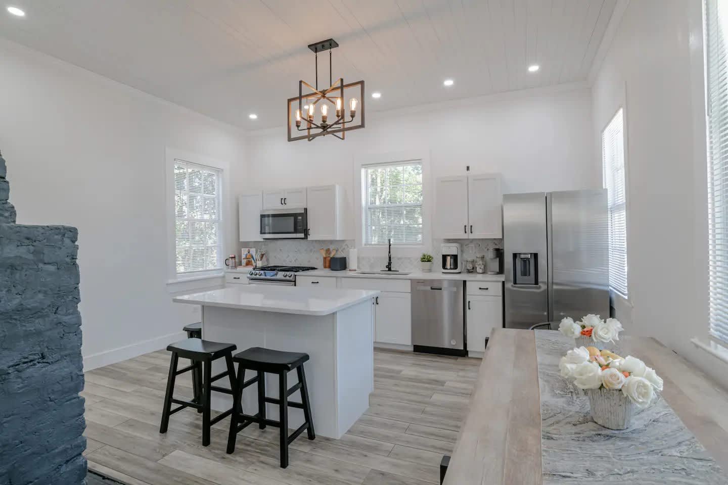 556 Charles Street – photo 4