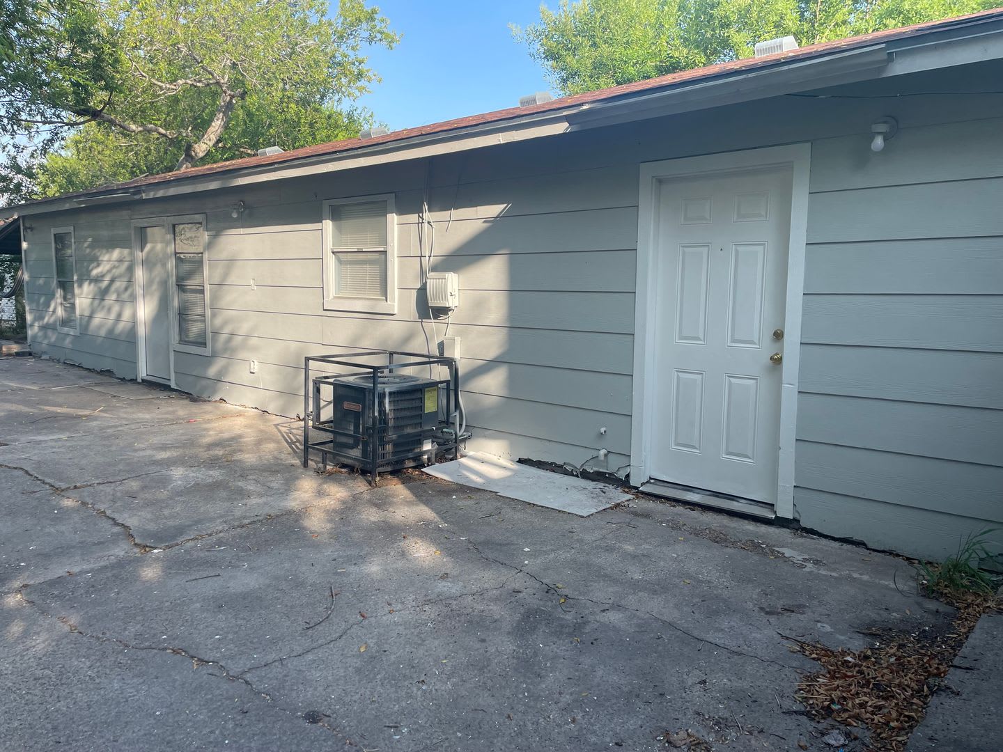 Charming 3-Bedroom, 1-Bath Duplex – Convenient Corpus Christi Location – photo 1