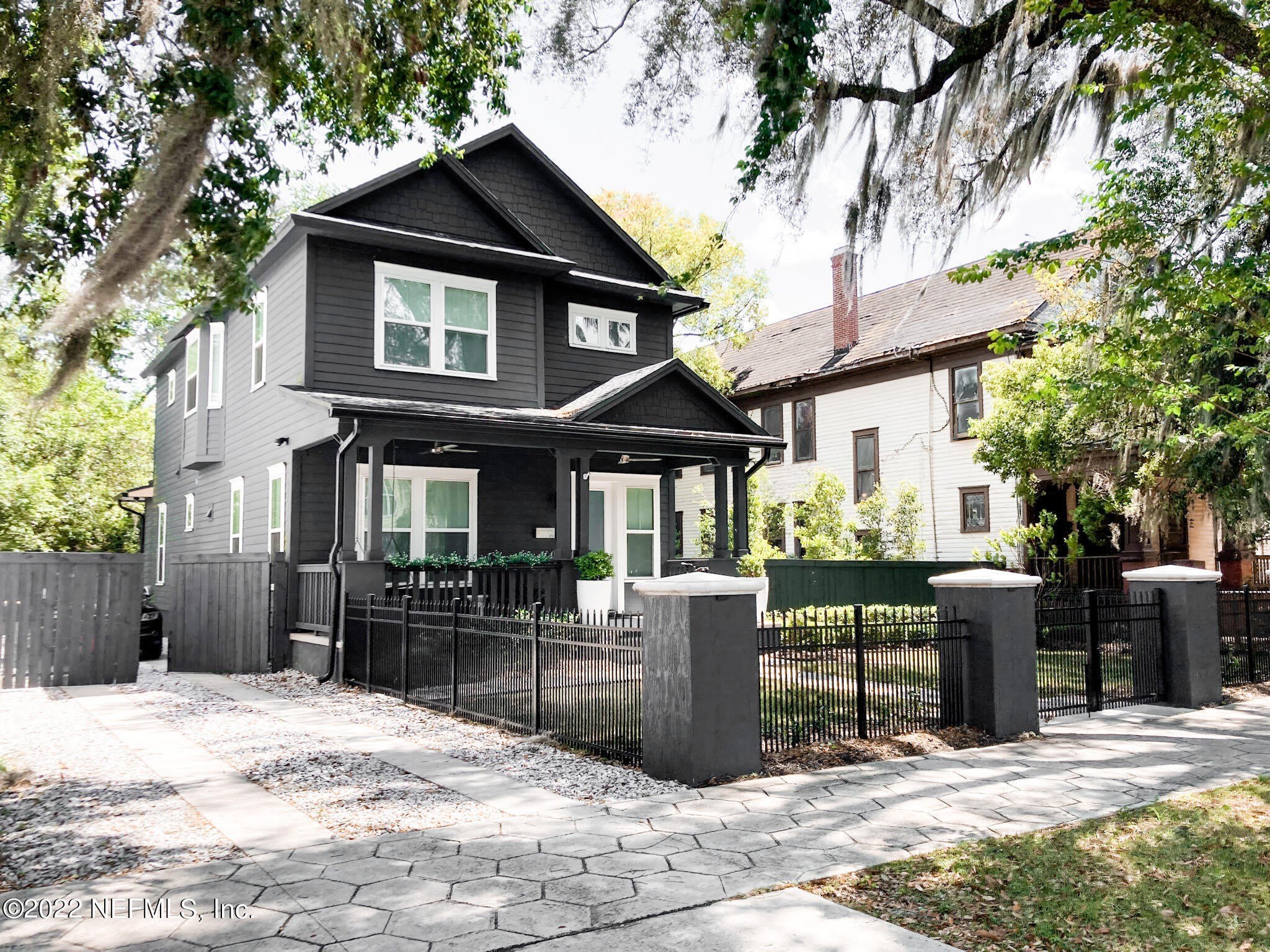 1139 N MARKET Street – photo 3