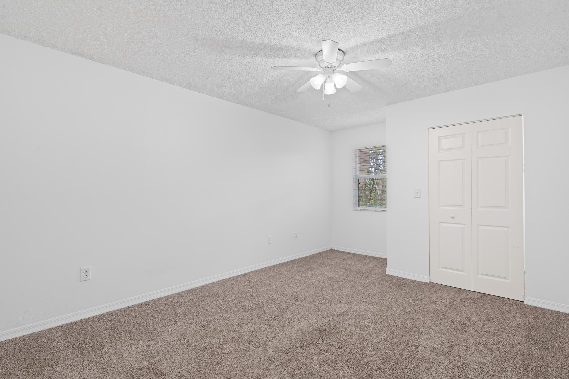 8940 Colonnades Court East – photo 5