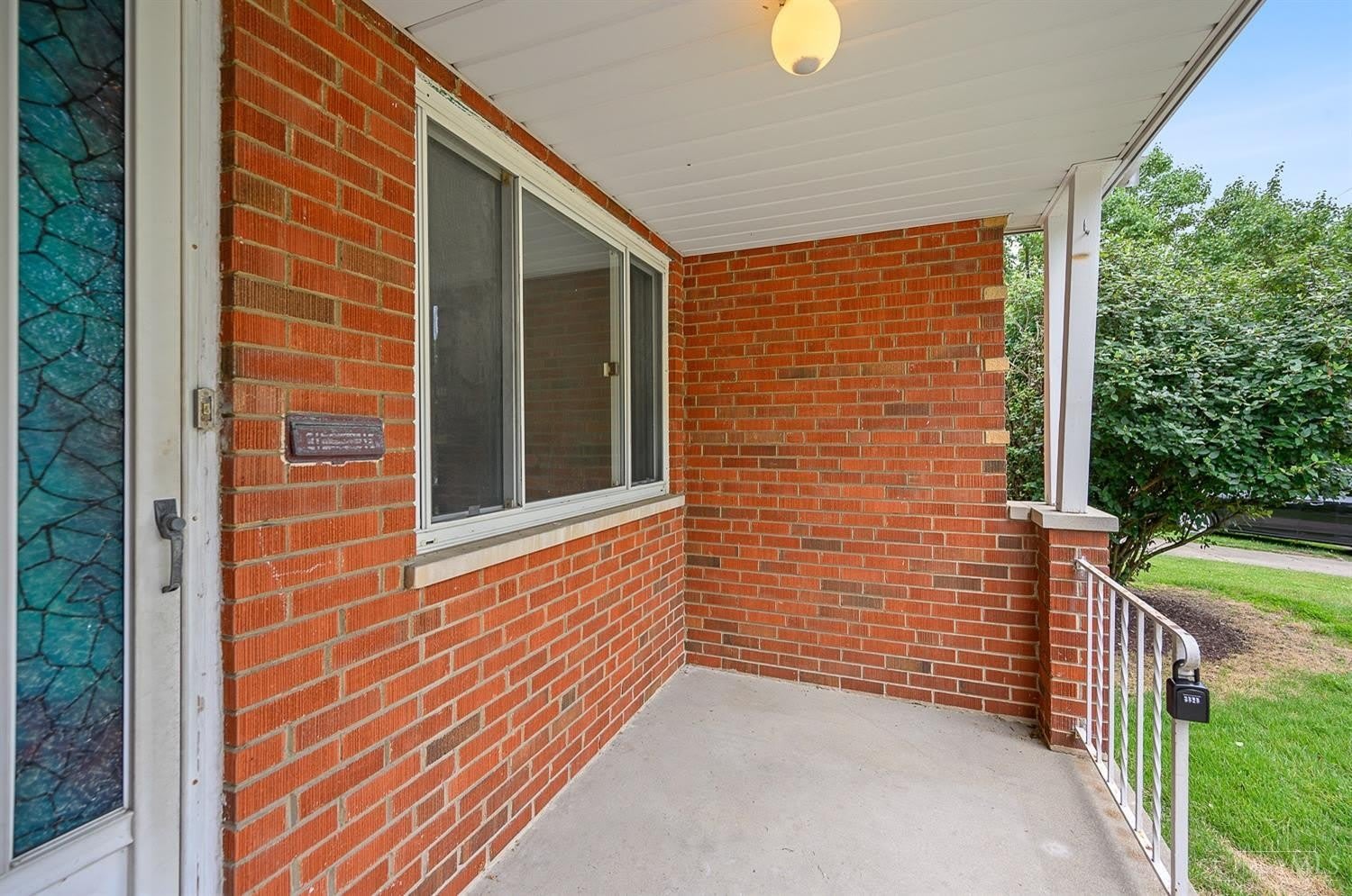 1723 Tuxworth Avenue – photo 5