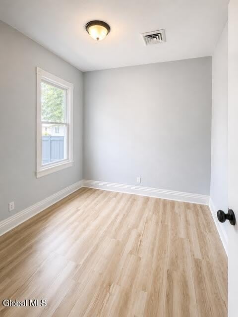 39 1/2 Milton Avenue – photo 4