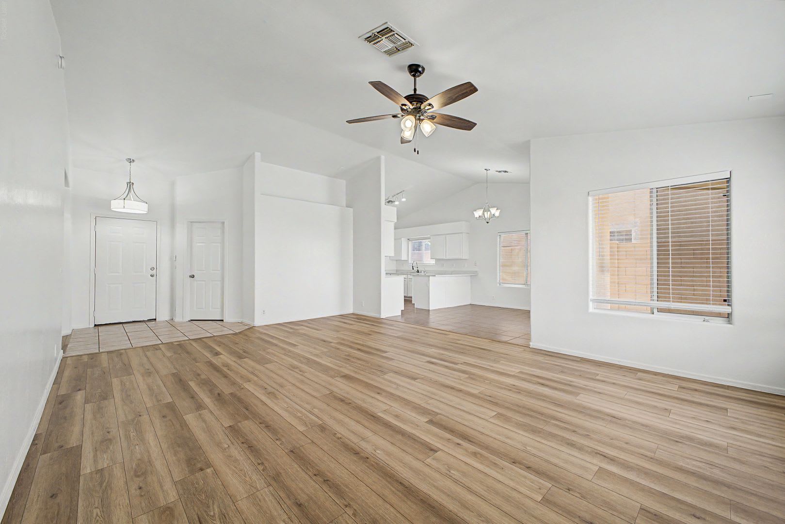 Perfect 4 BR Single Level Home – photo 4