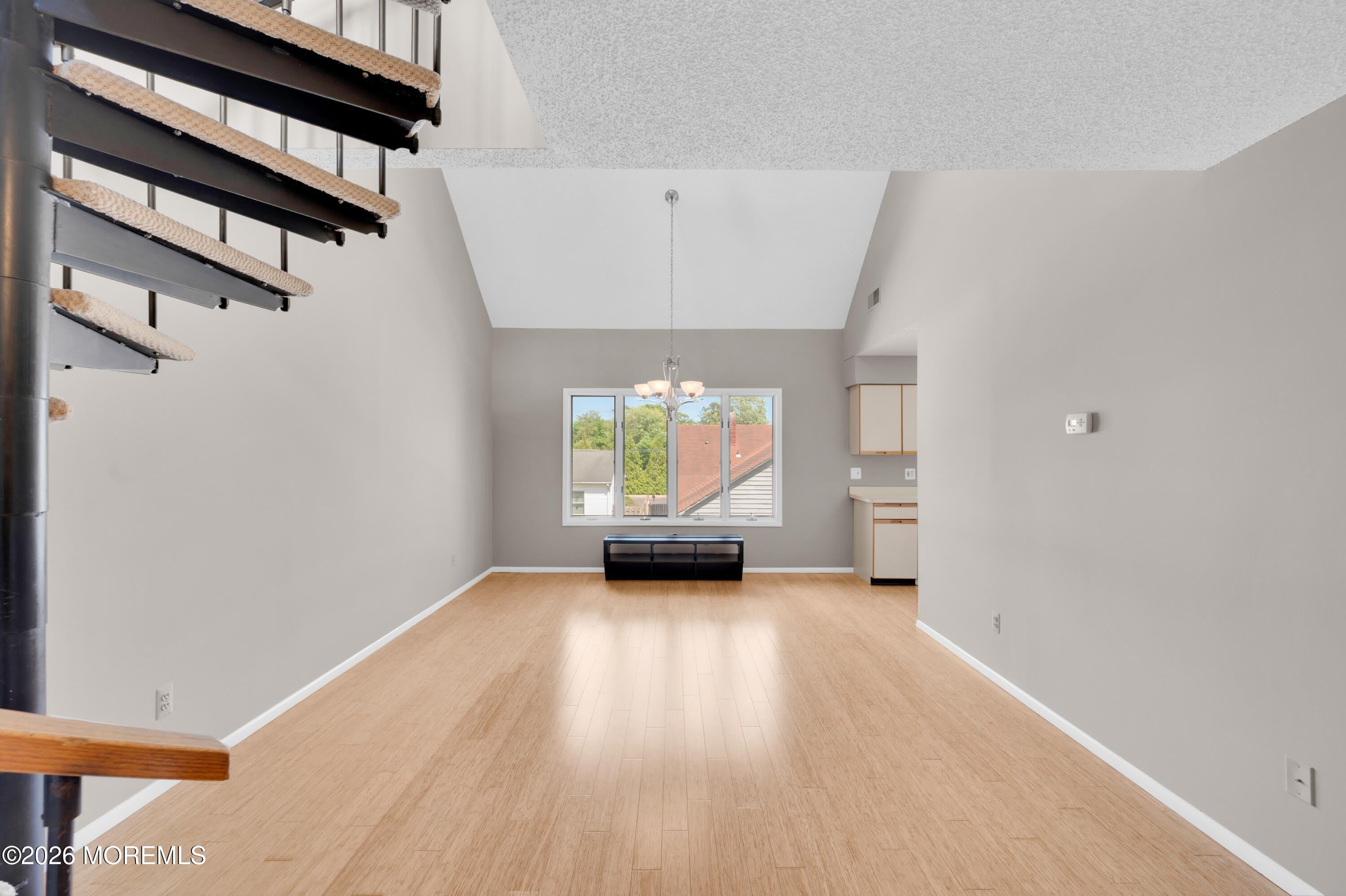 2230 Bridge Avenue – photo 5