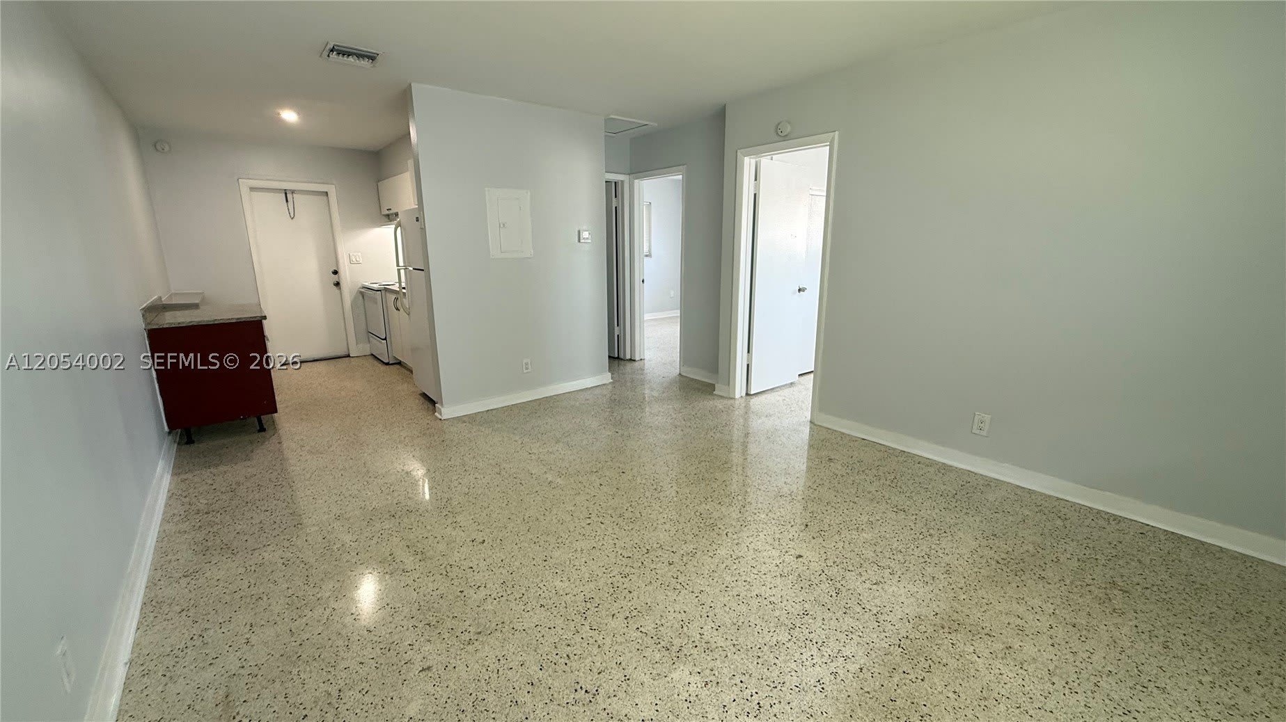 842 SW 2nd St – photo 4
