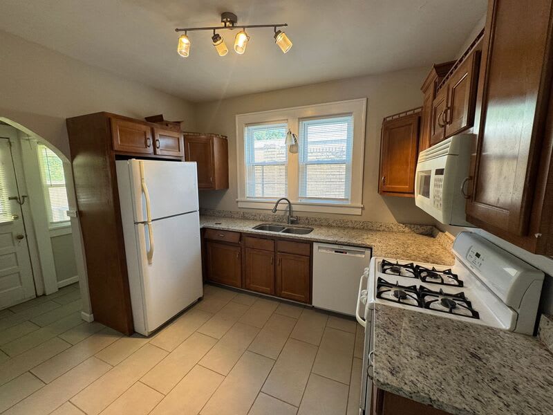 129 South Holmes Street – photo 5