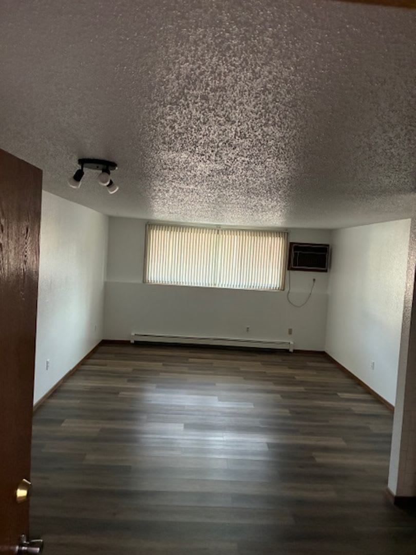 1720 North Grandview Lane – photo 1
