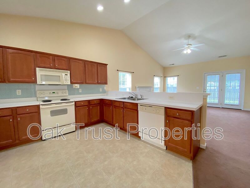 119 Speer St – photo 4