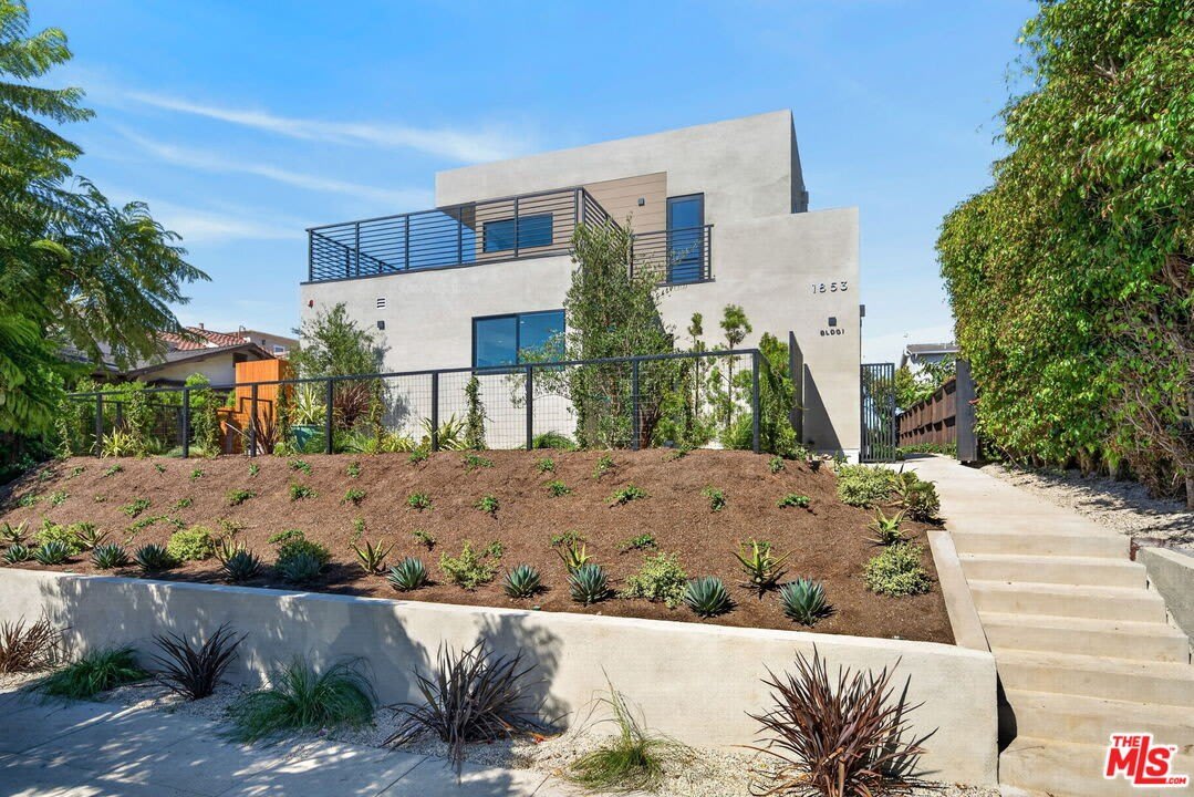 1853 12th St – photo 2