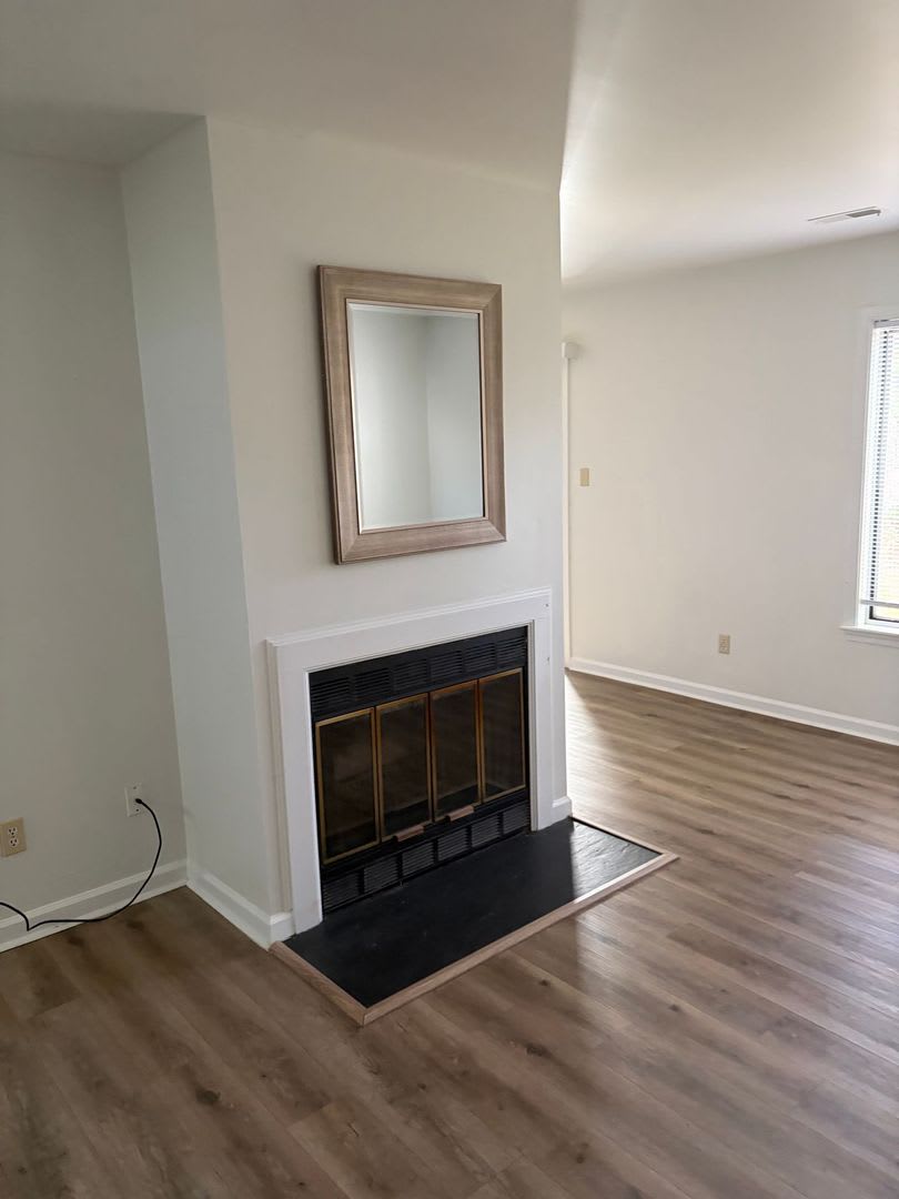 Prime low maintenance Williamsburg rental location! – photo 3