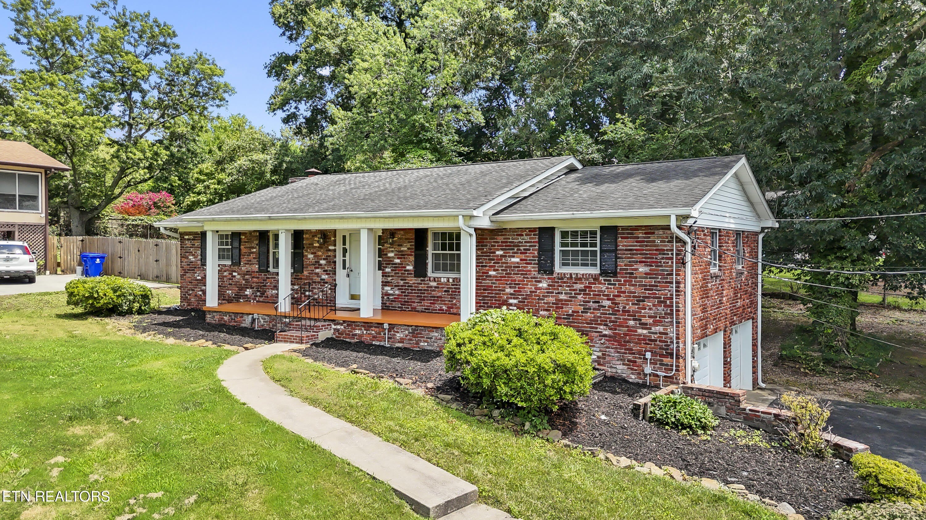 7720 Devonshire Drive – photo 2