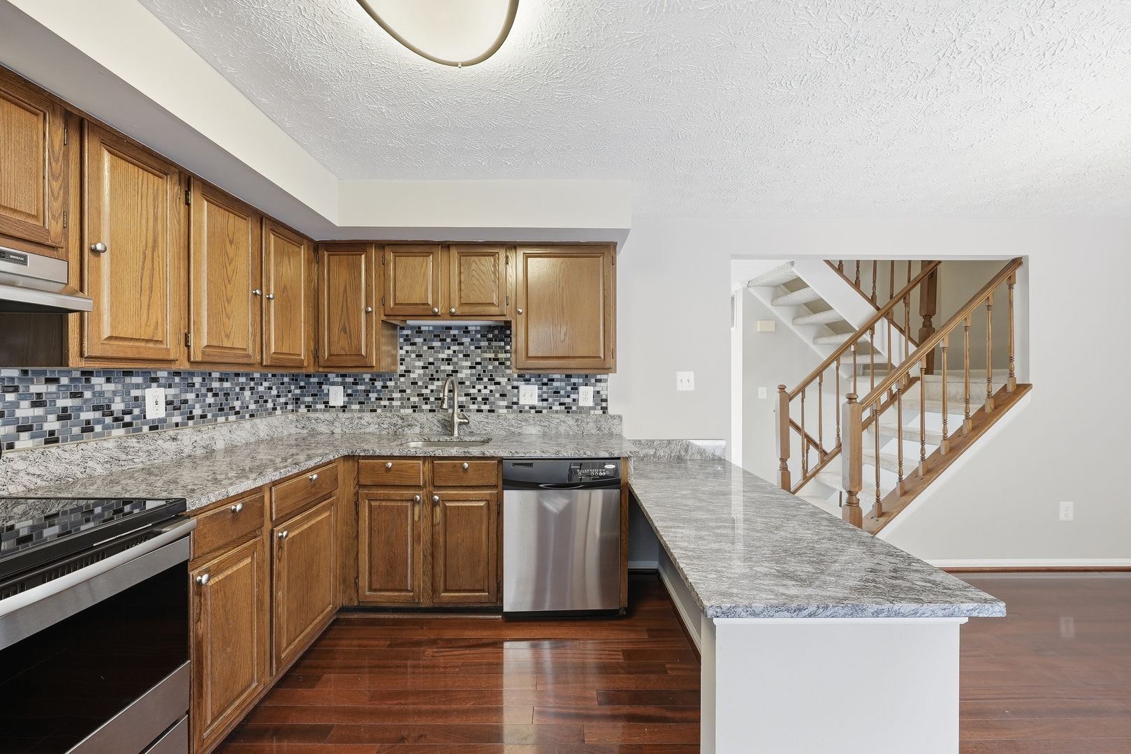 3Br 3 5Br Townhouse In Centreville – photo 3